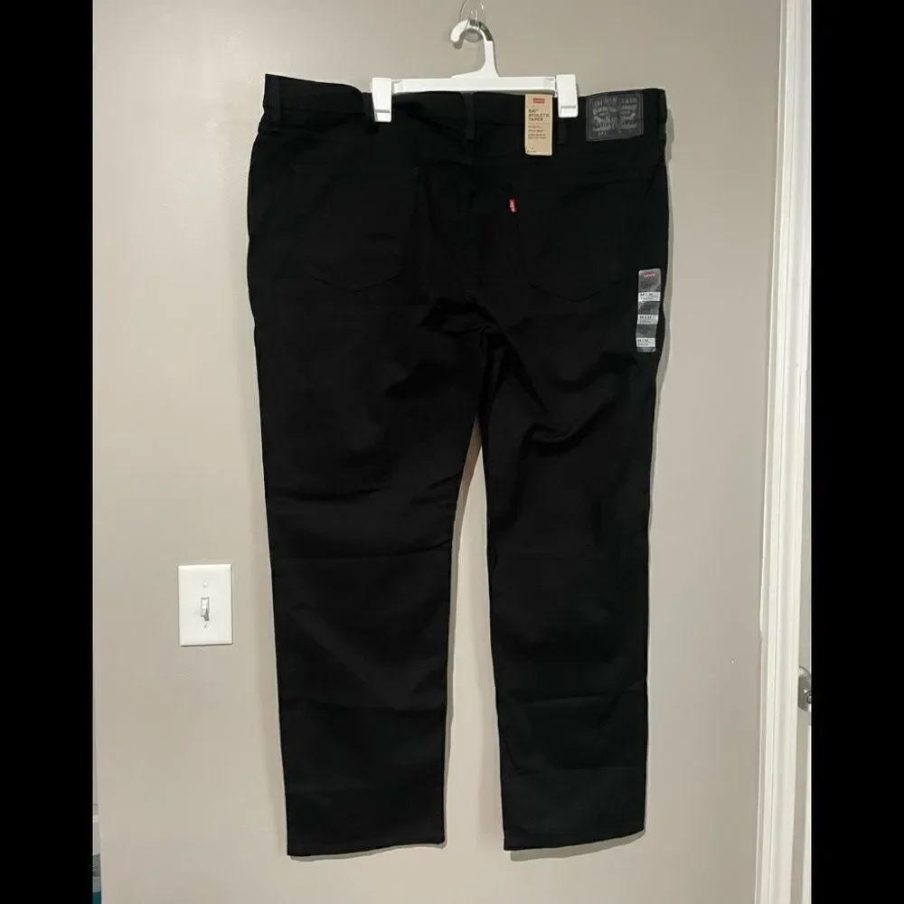 541 Levi jeans 46/34 NWT